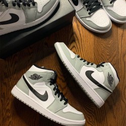 Stockx Air Jordan 1 Mid Light Smoke Grey Black White 554724 092 AJ1 Sneakers